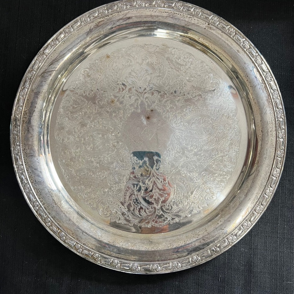 Oneida USA‎ Vintage Silverplate Round Serving Tray 15 Inch Ornate Etched Floral